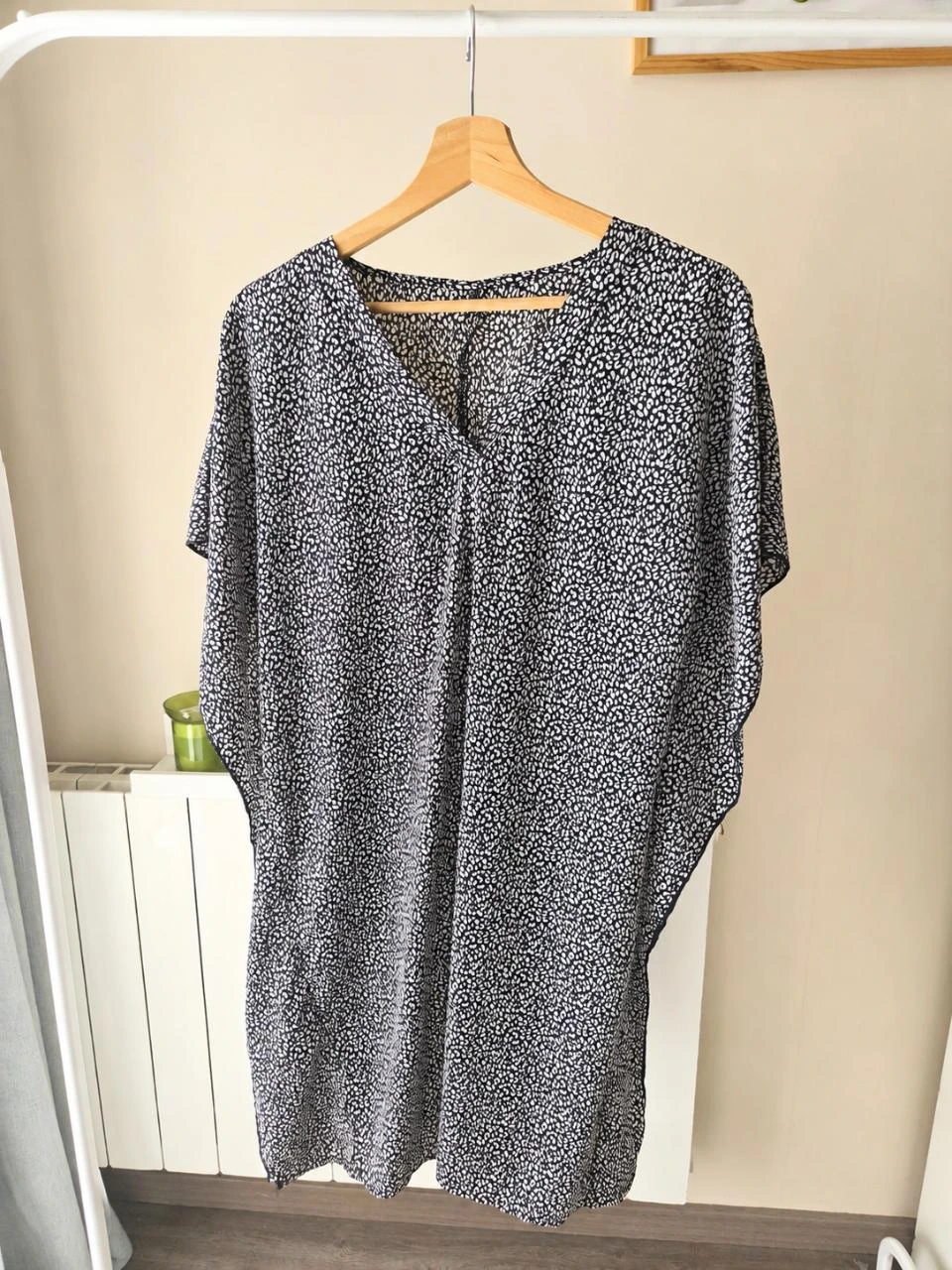 Robe légère noire à motifs blancs façon pois/mini imprimé animal Taille M